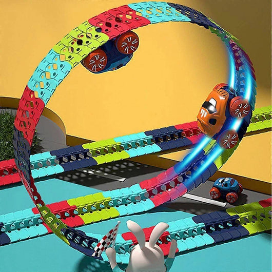 Anti-Schwerkraft-Rennstrecke für Kinder mit einer flexiblen, leuchtenden Bahn und einem fahrenden Spielzeugauto.