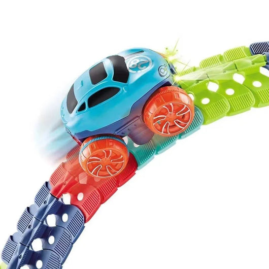 Ein blaues Spielzeugauto mit der Nummer 28 fährt auf einer flexiblen, leuchtenden Rennstrecke.