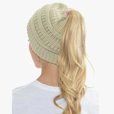 Damenmütze Winter mit Öffnung für Pferdeschwanz – Warme Strickmütze für kalte Tage 2