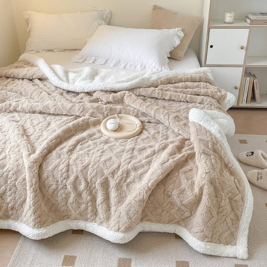 Fleecedecke mit Lammwolle – Doppelseitig, warme Kuscheldecke für Sofa und Schlafzimmer im Winter