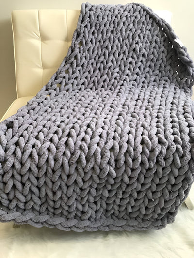 Grob gestrickte Kuscheldecke 100x150 cm – Weich und warm für Couch und Bett 3