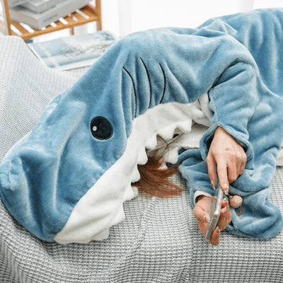 Kapuzendecke aus Fleece mit Hai-Motiv – Warm, leicht, Größen M bis 2XL 2