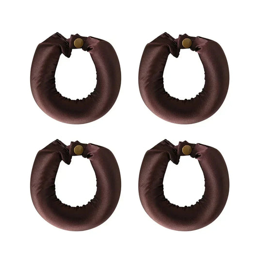 Vier braune Lockenwickler aus veganem Satin für die Anwendung über Nacht, hitzefrei für alle Haartypen geeignet.