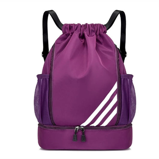 Lila Sportrucksack mit Kordelzug, Ballfach und seitlichen Netztaschen