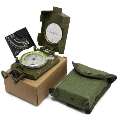 Wasserdichter Militärkompass mit Winkelmesser, kompakt für Outdoor und Survival, inklusive Schutzhülle.
