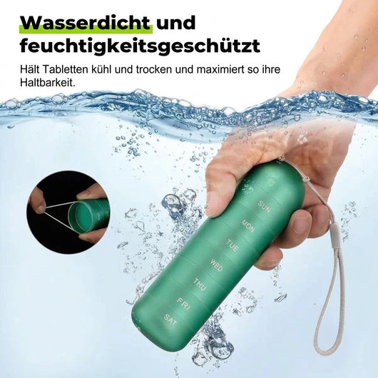 Wasserdichter Pillenorganizer aus Aluminium mit sieben stapelbaren Fächern für die Wochentage, unter Wasser gehalten.